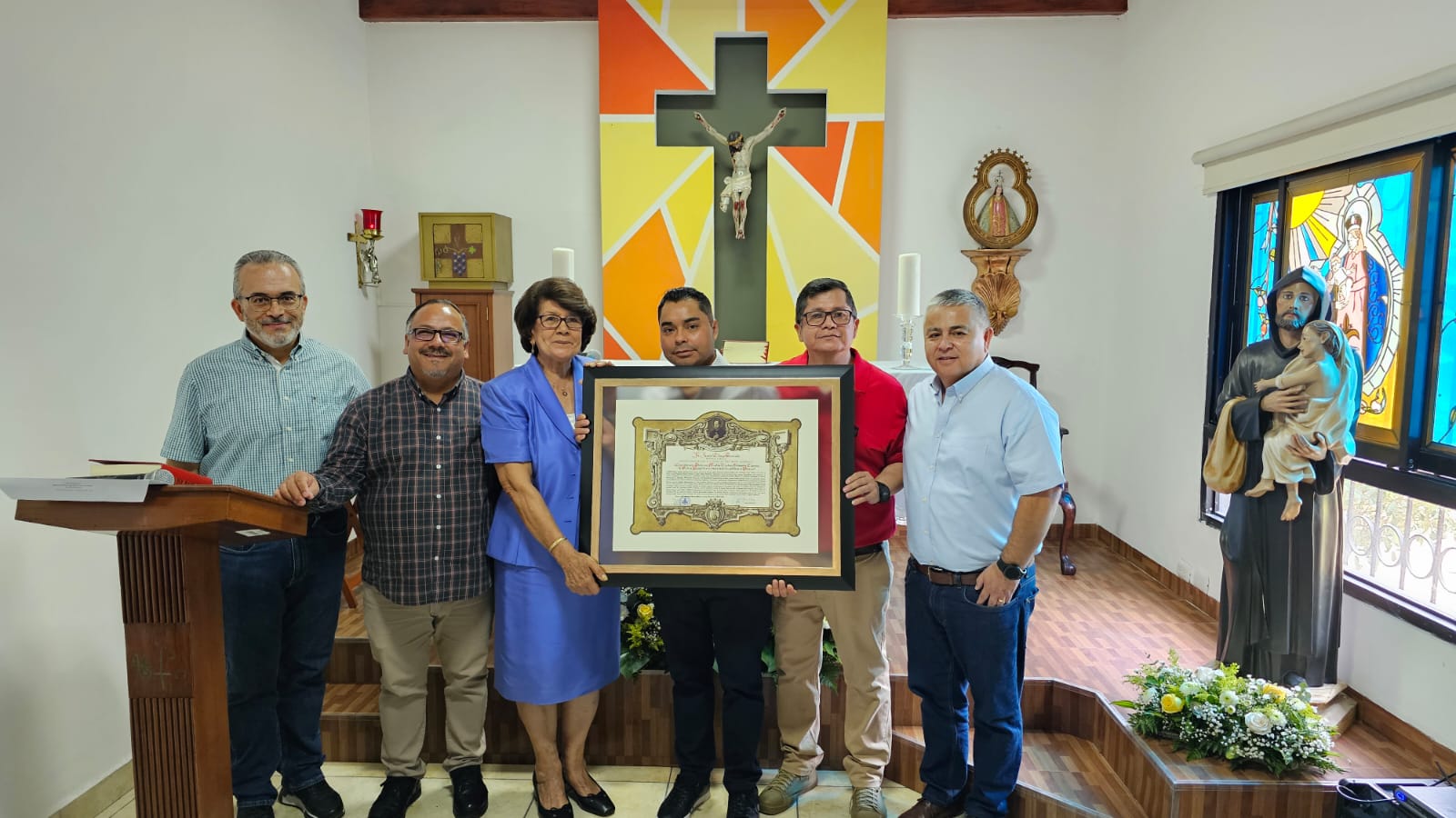 La Orden Hospitalaria otorga Carta de Hermandad a la Sra. Marta Fernández en Honduras 