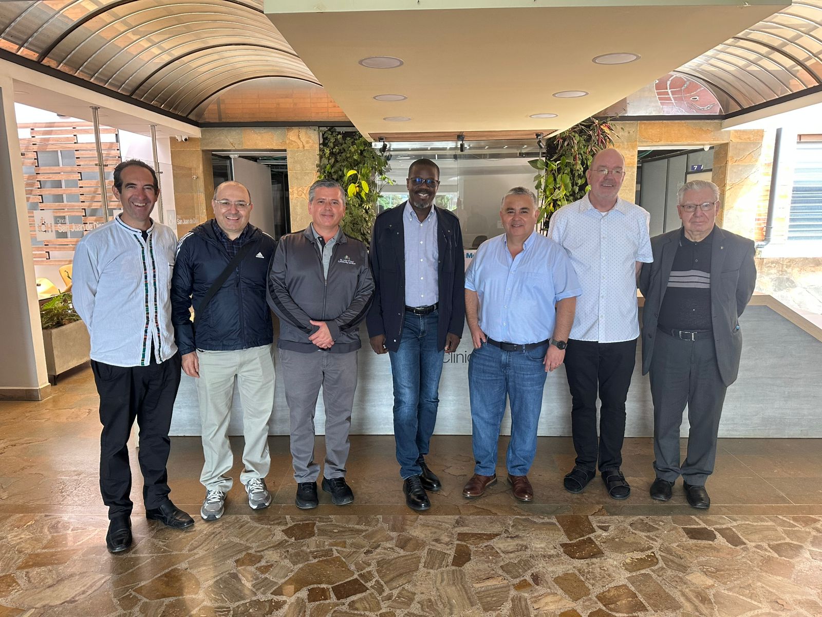 Clínica San Juan de Dios de La Ceja recibió la visita del Hno. Pascal Ahodegnon, Superior General.