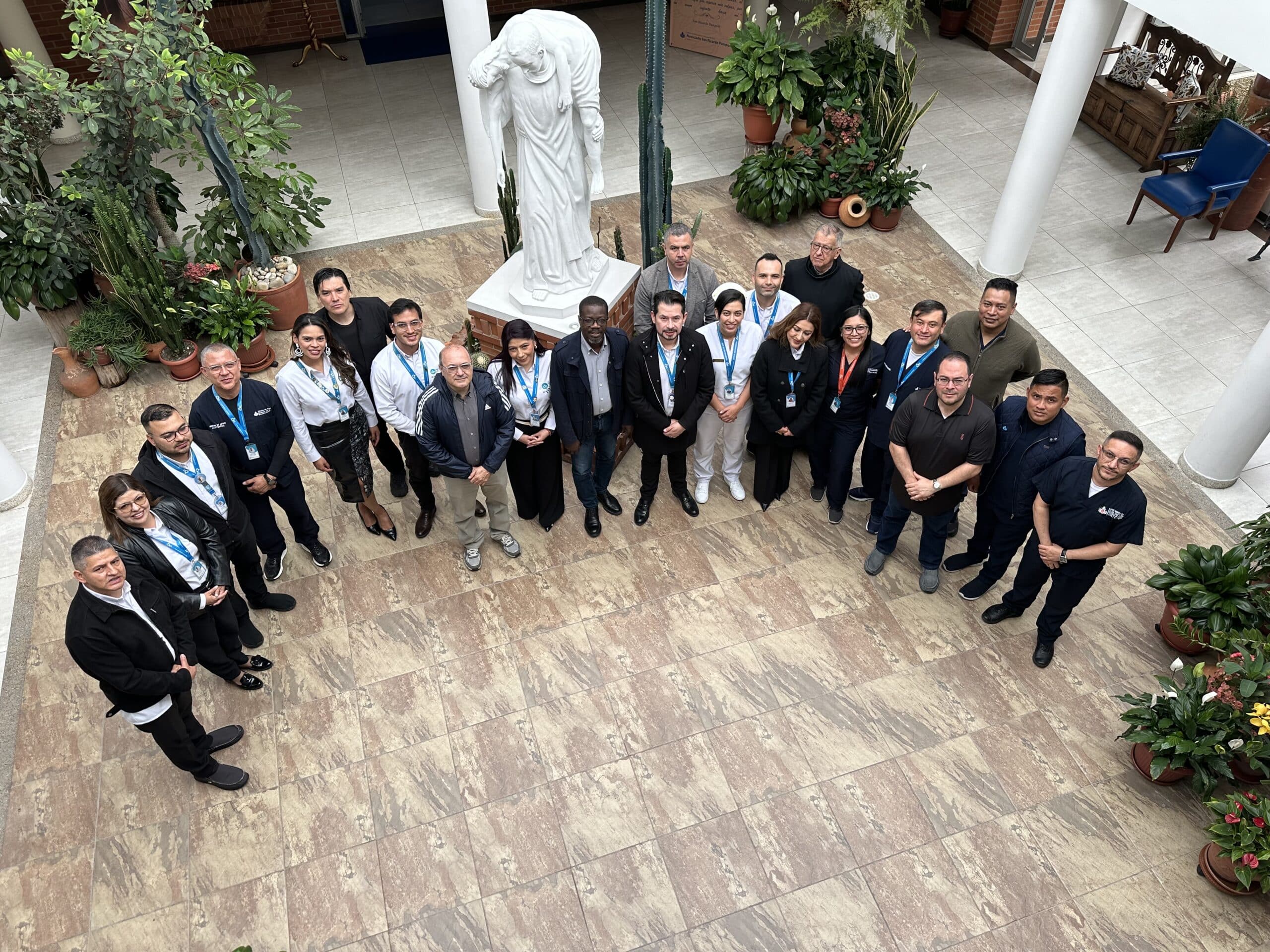Nuestra clínica en Bogotá recibió la visita del Superior General de la OHSJD